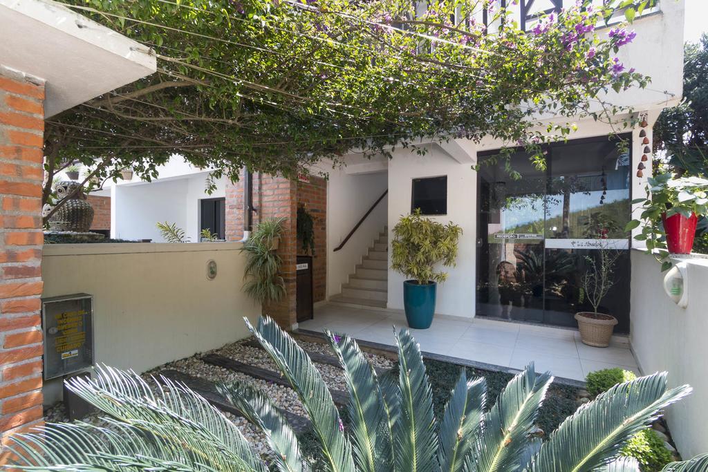 בומבינאס Residencial Los Abuelos מראה חיצוני תמונה